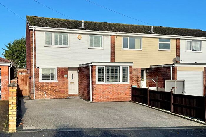 3 Bedroom End Of Terrace House For Sale In Farrier Way, Fareham, PO16