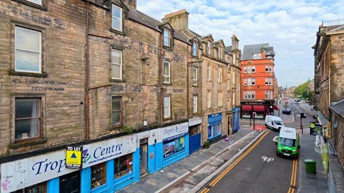 3 Bedroom Flat To Rent In Upper Craigs, Stirling Town, Stirling, FK8