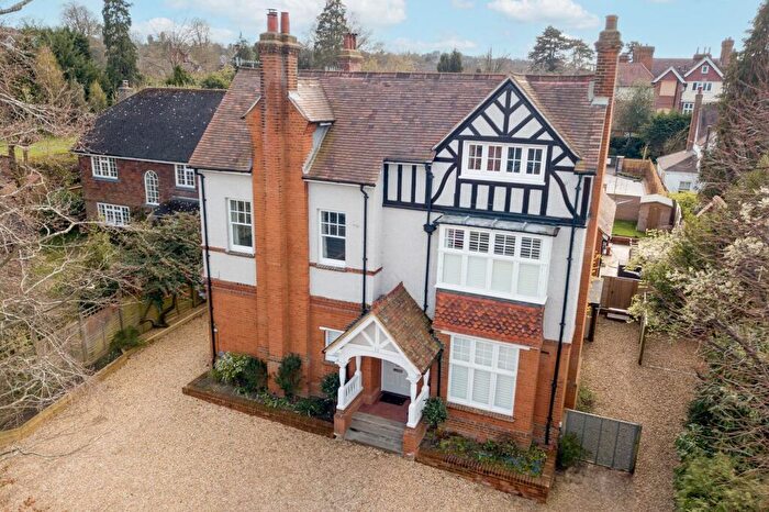 2 Bedroom Flat For Sale In Maori Road, Guildford, GU1