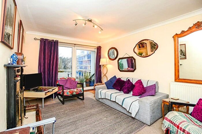 3 Bedroom Flat To Rent In Vauxhall Street, Plymouth, Devon, PL4