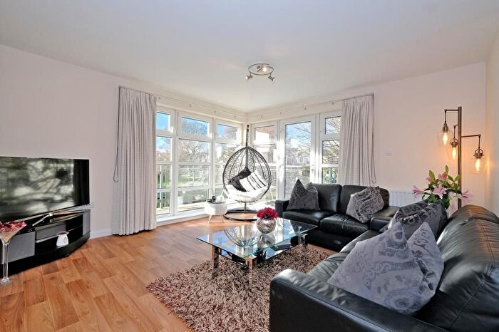 3 Bedroom Flat To Rent In Hammerman Drive, Aberdeen, AB24