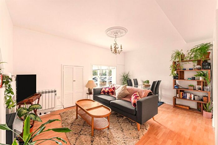 2 Bedroom Apartment For Sale In Albion Yard, Whitechapel Road, London, E1