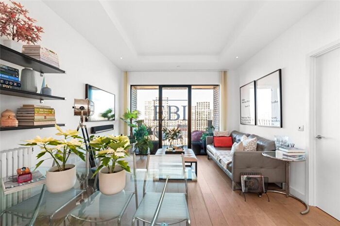 1 Bedroom Apartment For Sale In Grantham House, Botanic Square, E14