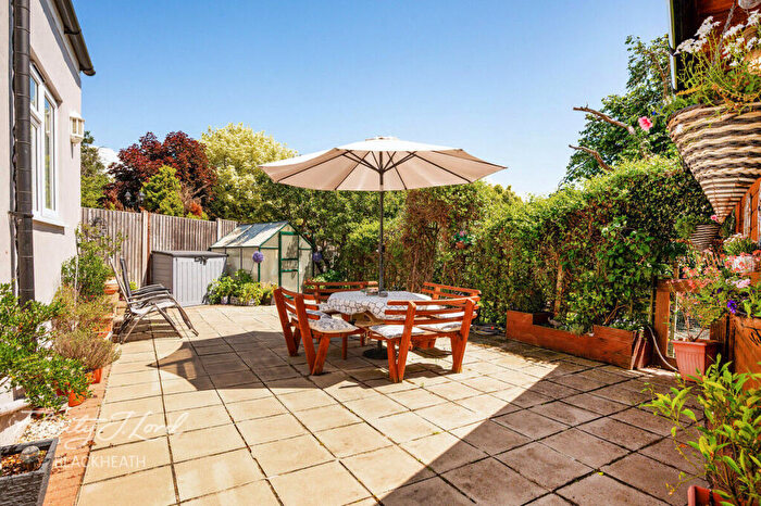 4 Bedroom Semi-Detached House For Sale In Combeside, Plumstead, SE18