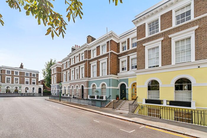 5 Bedroom Country House To Rent In Saint James's Gardens, Notting Hill, London, United Kingdom, W11