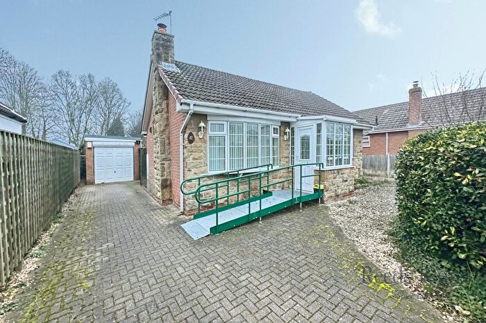 2 Bedroom Bungalow For Sale In Hawthorn Drive, Barlby, Selby, North Yorkshire, YO8