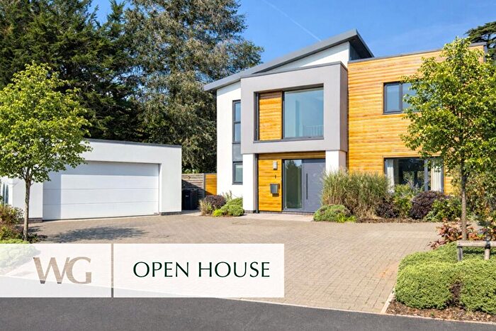 4 Bedroom Detached House For Sale In Holland Park, Exeter, EX2