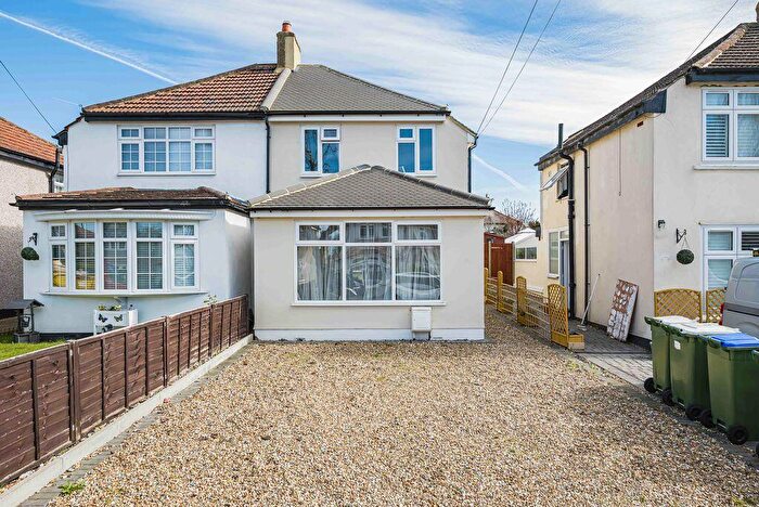 3 Bedroom Semi Detached House For Sale In Wyncham Avenue, Sidcup, DA15