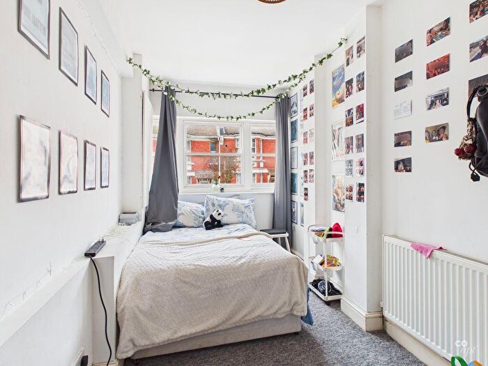 4 Bedroom Terraced House To Rent In Riley Road, Brighton, BN2