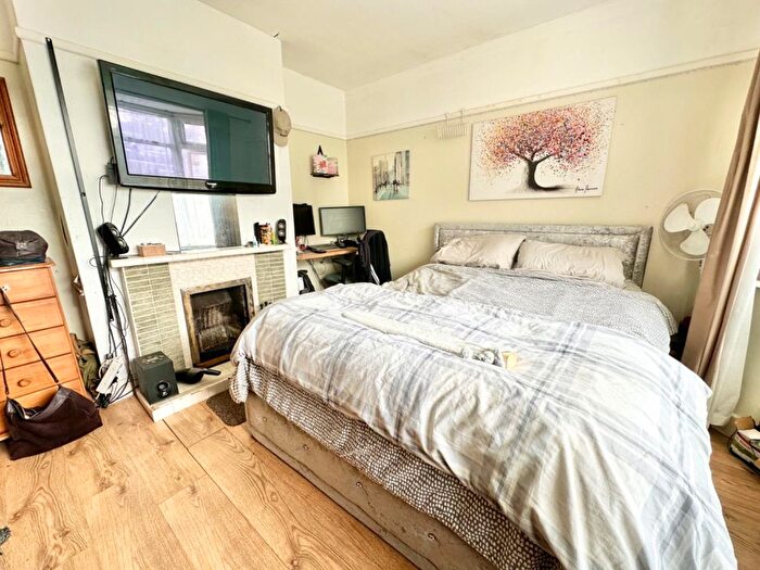 2 Bedroom Bungalow For Sale In Fernhill Avenue, Weymouth, DT4