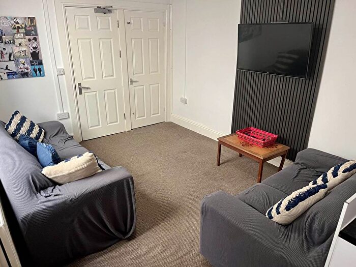 6 Bedroom Property To Rent In Rhyddings Terrace, Brynmill, Swansea, SA2