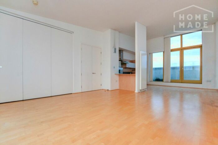 2 Bedroom Flat To Rent In Farnsworth Court, Greenwich, SE10