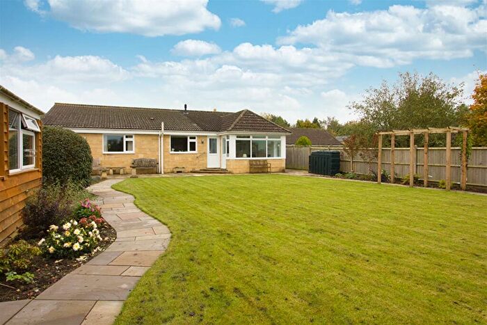 3 Bedroom Detached Bungalow For Sale In Pembroke Green, Lea, SN16