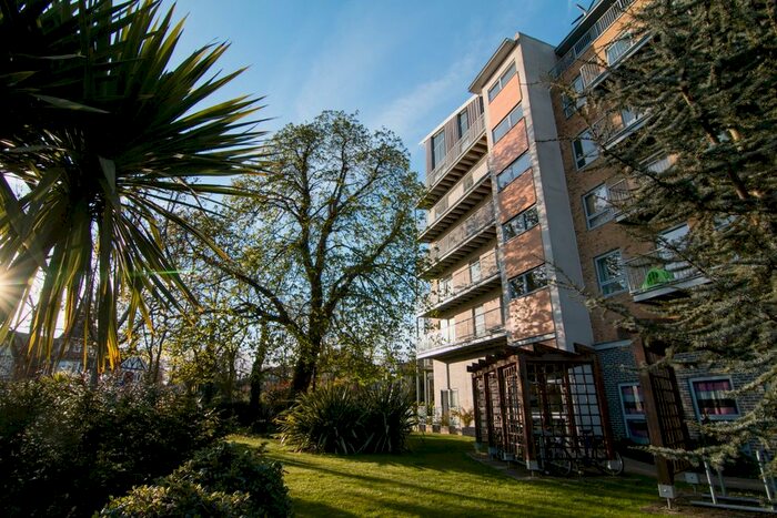 2 Bedroom Flat To Rent In Brand House, Coombe Way, Farnborough, Hants, GU14