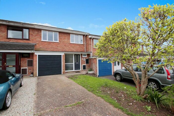 3 Bedroom Semi-Detached House To Rent In New Road, Fair Oak, SO50