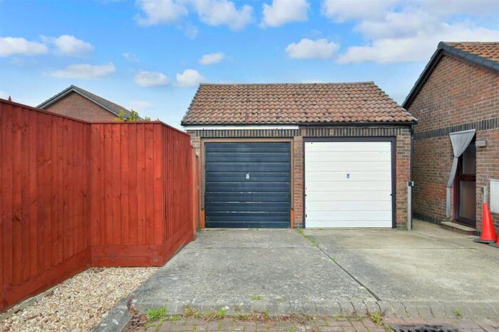 2 Bedroom Detached Bungalow For Sale In Scotts Close, Shalfleet, Newport, Isle Of Wight, PO30