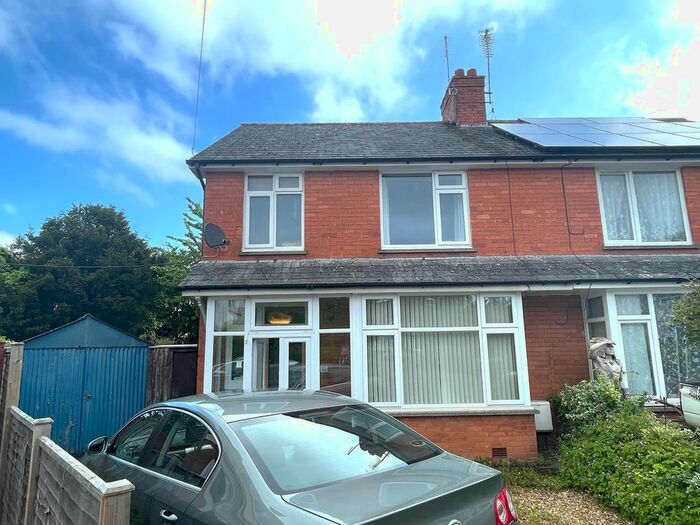 3 Bedroom Semi-Detached House To Rent In Greenway Crescent, Taunton, TA2