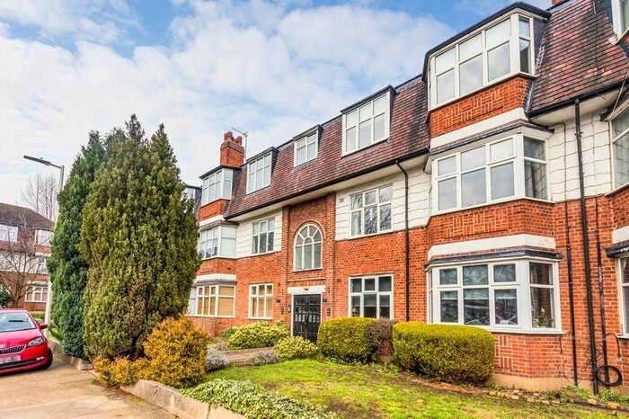 2 Bedroom Flat To Rent In Churchfields, London, E18