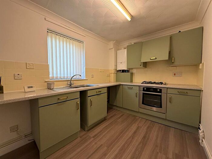 2 Bedroom Flat To Rent In Glandwr Place, Cardiff, CF14
