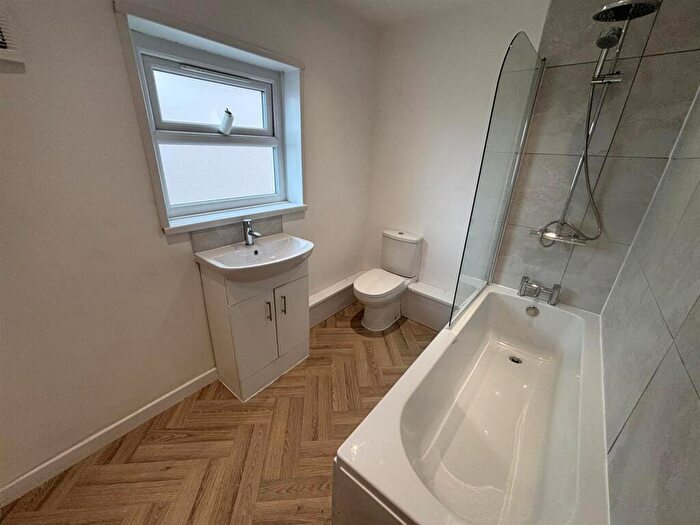 2 Bedroom Flat To Rent In Gladstone Street, Abertillery, NP13