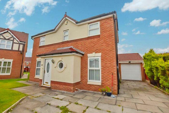 3 Bedroom Detached House For Sale In Winterfield Drive, Middle Hulton, BL3