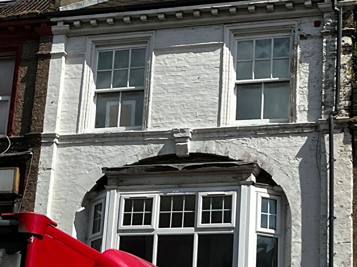 2 Bedroom Flat To Rent In New Cross, London, SE14