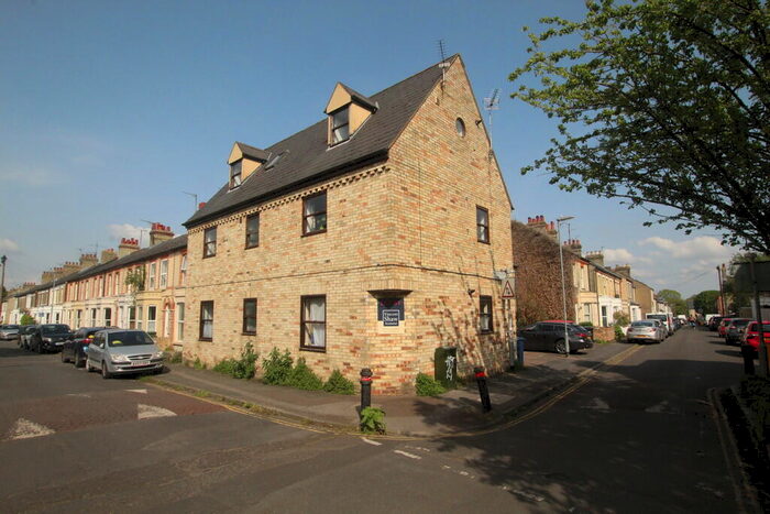 1 Bedroom Flat To Rent In Alfred Court, St. Philips Road, Cambridge, CB1