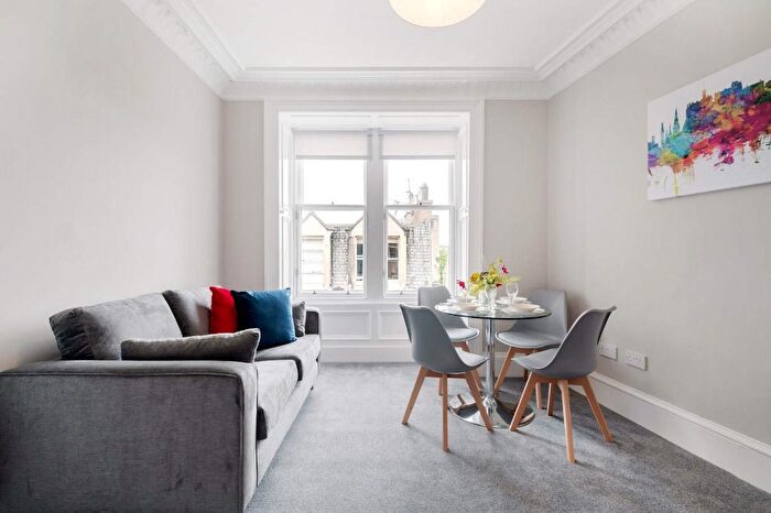 2 Bedroom Flat To Rent In Roseneath Terrace, Edinburgh, EH9