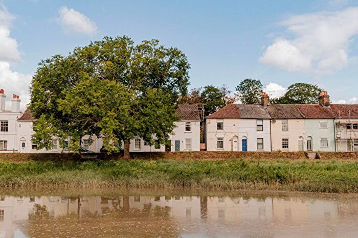 2 Bedroom End Of Terrace House For Sale In Front Brents, Faversham, ME13