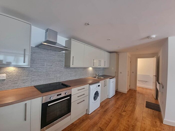 2 Bedroom Flat To Rent In Saddlers Place, Hounslow, TW3