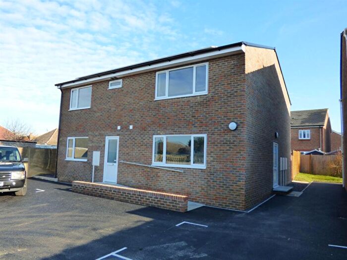 1 Bedroom Apartment To Rent In West Way, Littlehampton, BN17