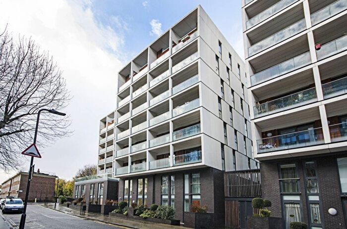 2 Bedroom Flat For Sale In Roseberry Place, Dalston, London, E8