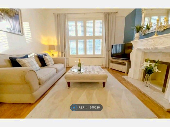 3 Bedroom Flat To Rent In Spencer Road, Bournemouth, BH1