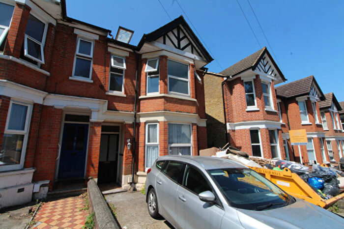 7 Bedroom Terraced House To Rent In Hayle Road, Maidstone, ME15