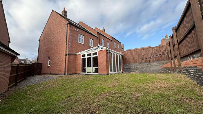 3 Bedroom End Of Terrace House To Rent In Betony Road, Rugby, CV23