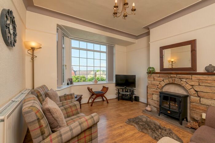3 Bedroom Semi-Detached House For Sale In Moor End Road, Halifax, HX2