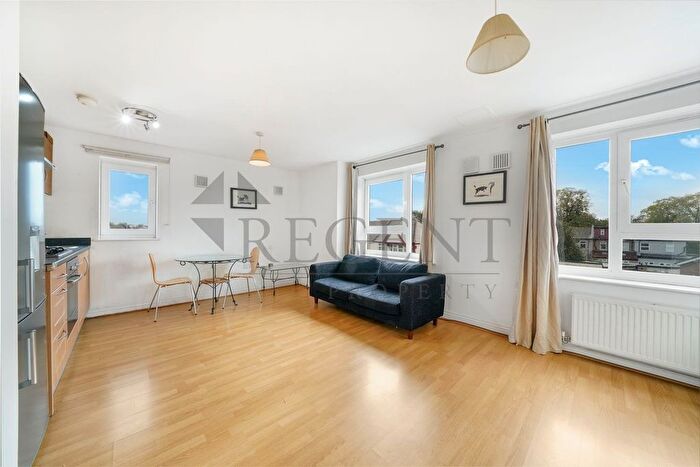 Studio To Rent In Tarragon Court, Green Lane, IG1