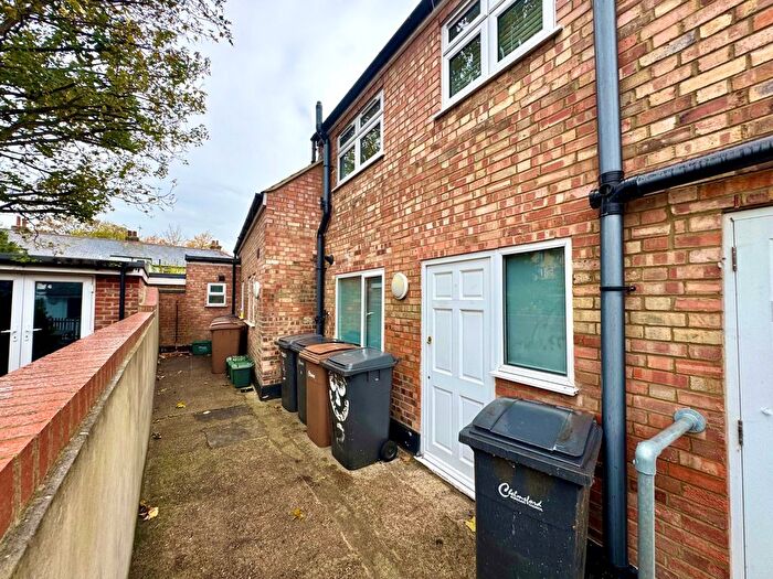 1 Bedroom Flat To Rent In Anchor Street, Chelmsford, Essex, CM2