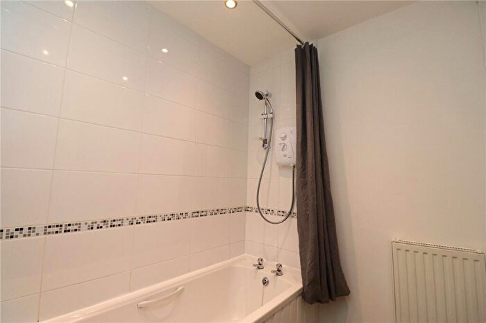 2 Bedroom Apartment To Rent In Fergus Drive, North Kelvinside, Glasgow, G20