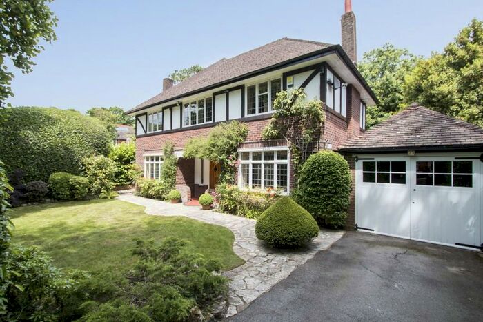 4 Bedroom Detached House To Rent In Bournemouth, BH1