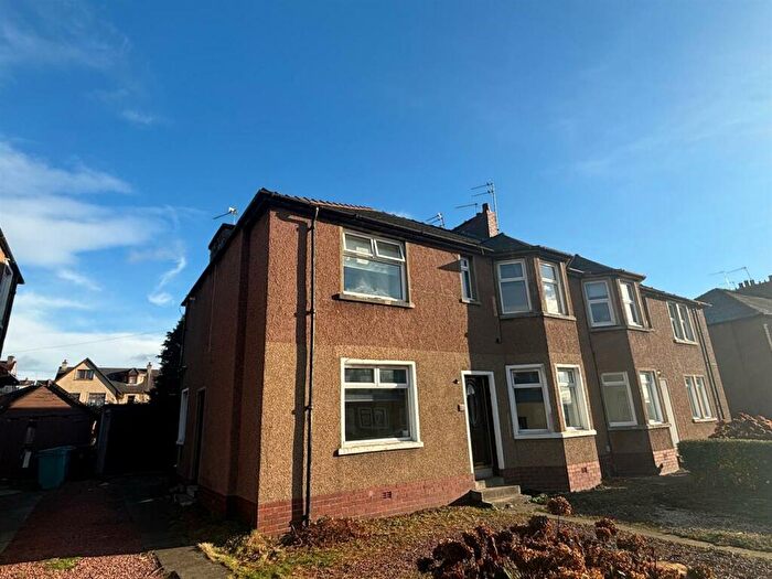 3 Bedroom Flat To Rent In Earnock Avenue, Motherwell, ML1