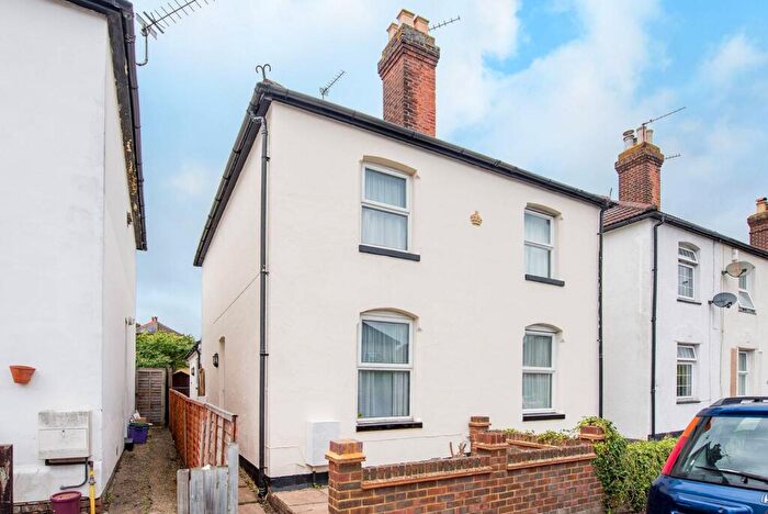 3 Bedroom Semi-Detached House To Rent In Grange Road, Stoughton, Guildford, GU2