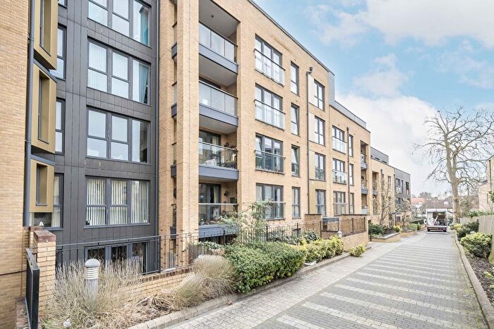 2 Bedroom Flat To Rent In London Road, Isleworth, TW7