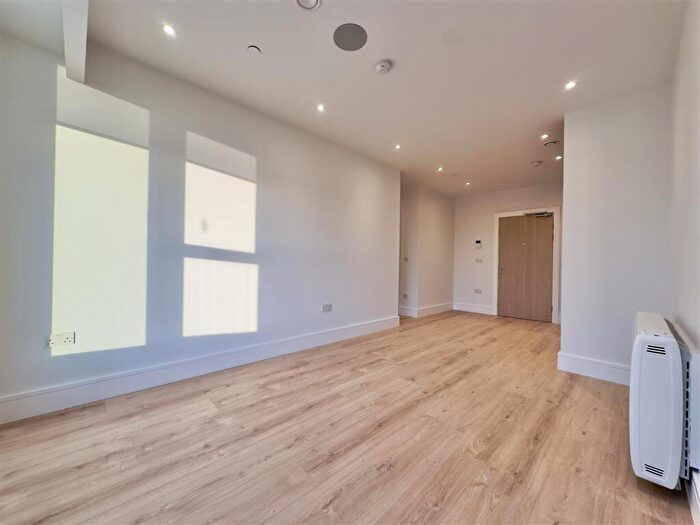 1 Bedroom Flat To Rent In Virginia House, Walton Street, Aylesbury, HP21