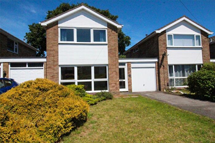 3 Bedroom Link Detached House For Sale In Flowers Close, Hamble, Southampton, Hampshire, SO31