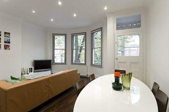 2 Bedroom Flat To Rent In Milton Avenue, Highgate, N6