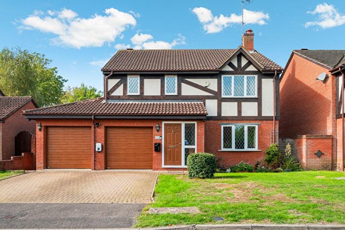 4 Bedroom Detached House For Sale In Blackett Close, Staines-Upon-Thames, Surrey, TW18