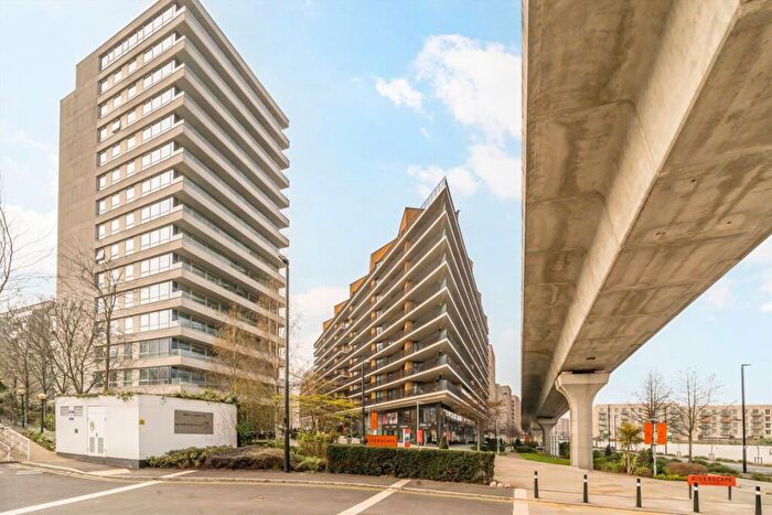 2 Bedroom Flat To Rent In Starboard Way, Royal Wharf, E16