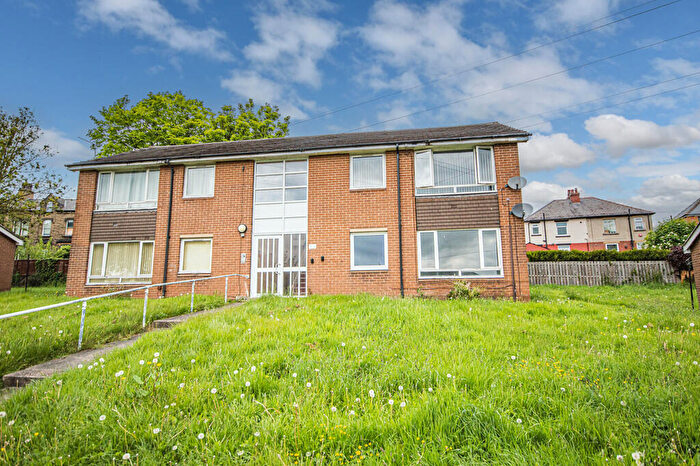 1 Bedroom Apartment To Rent In Longfield Avenue, Huddersfield, HD5