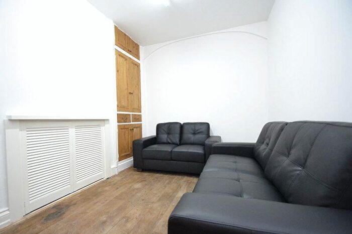 5 Bedroom Terraced House To Rent In St. Albans Road, Leicester, LE2